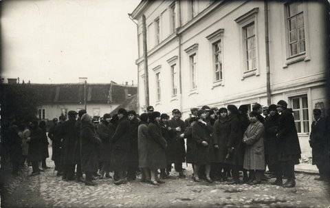 1927 m. uždaroma Vilniaus lietuvių mokytojų seminarija