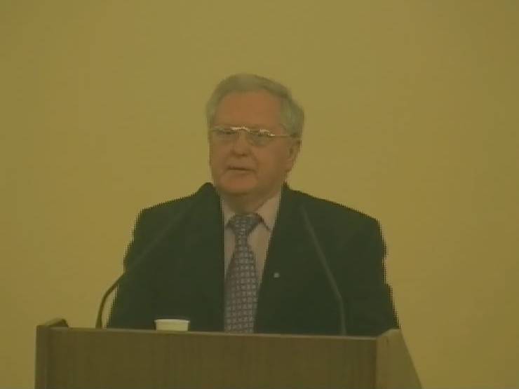 Prof. Romualdas Grigas Mokslų akademijoje 2011-02-22, palaidojus poetą akad. Justiną Marcinkevičių. 