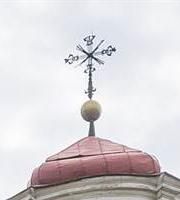 Jiezno bažnyčios lygiakraštis lietuviškas kryžius